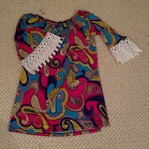 Colorful half sleeve lace tunic